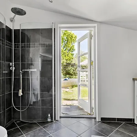 Casa vacanze 2 Bedroom Beautiful In Sjolund