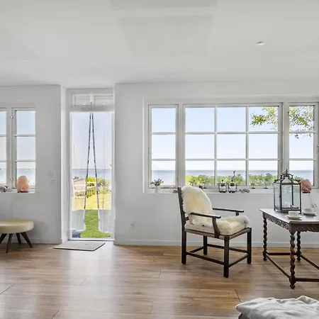 2 Bedroom Beautiful In * Sjolund