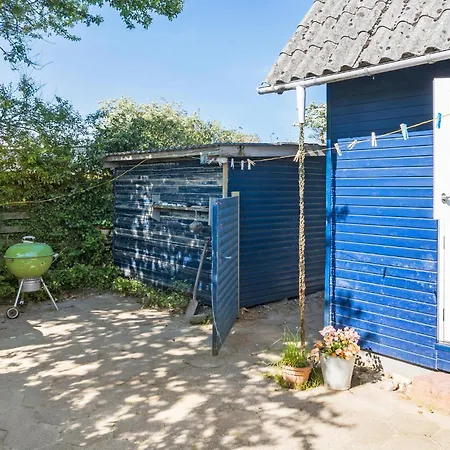 2 Bedroom Beautiful In *